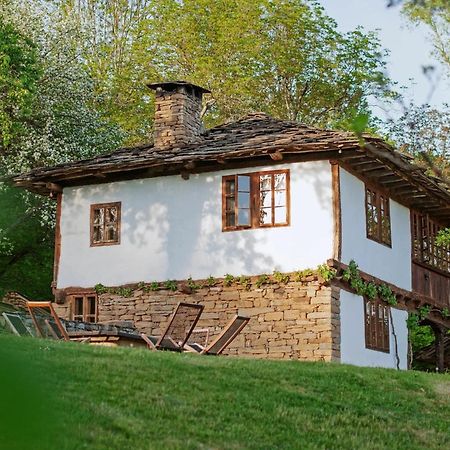 Willa Authentic House With Stunning Mountain View - Karashka Apriłci Zewnętrze zdjęcie
