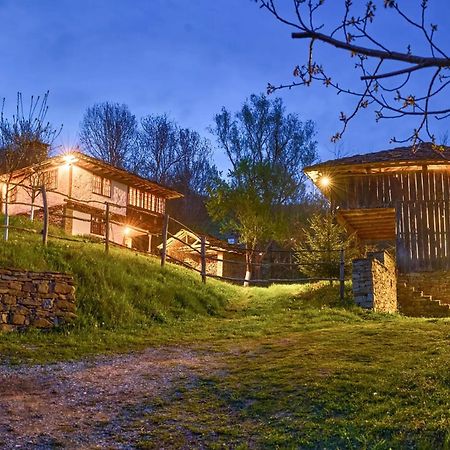 Willa Authentic House With Stunning Mountain View - Karashka Apriłci Zewnętrze zdjęcie