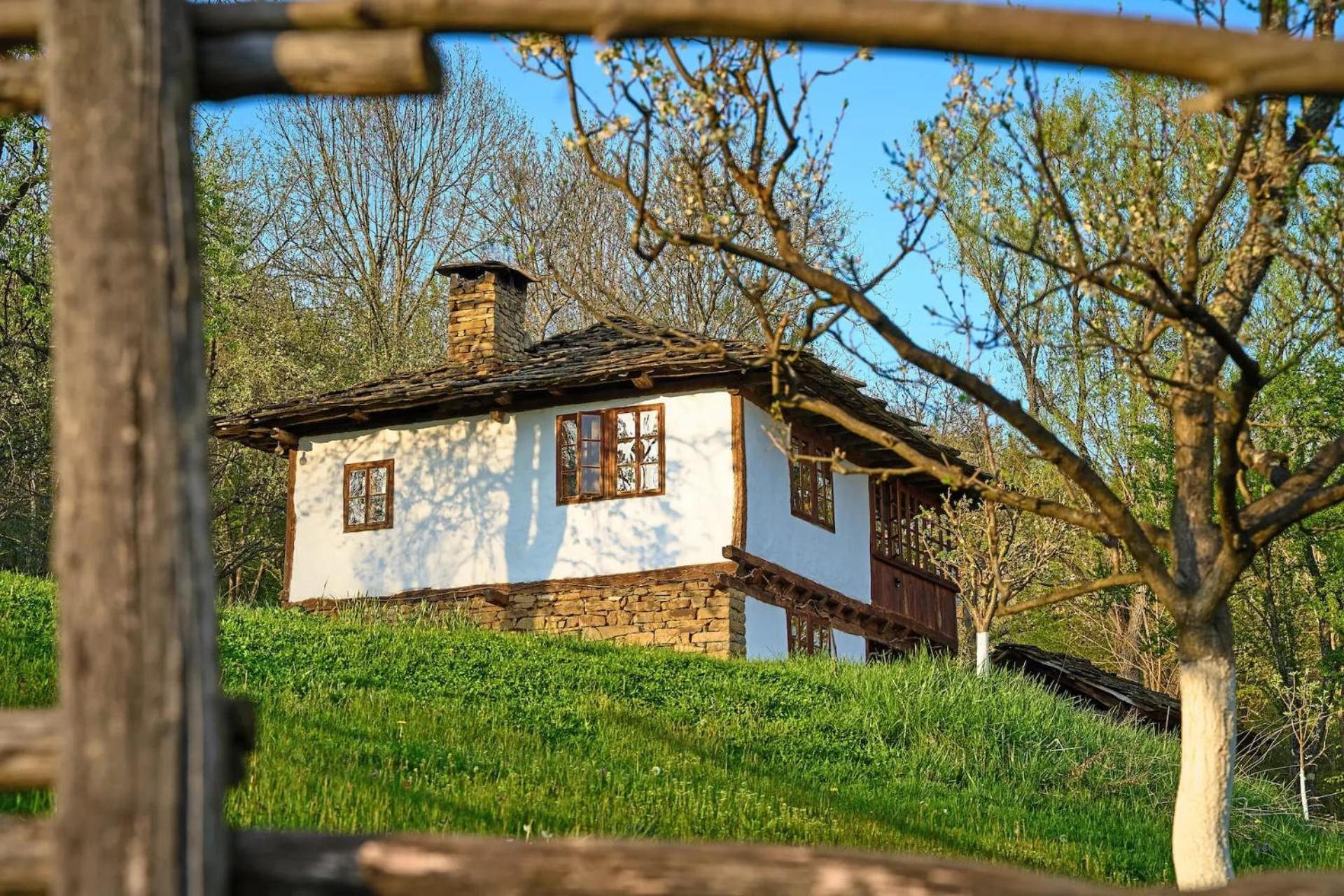 Willa Authentic House With Stunning Mountain View - Karashka Apriłci Zewnętrze zdjęcie