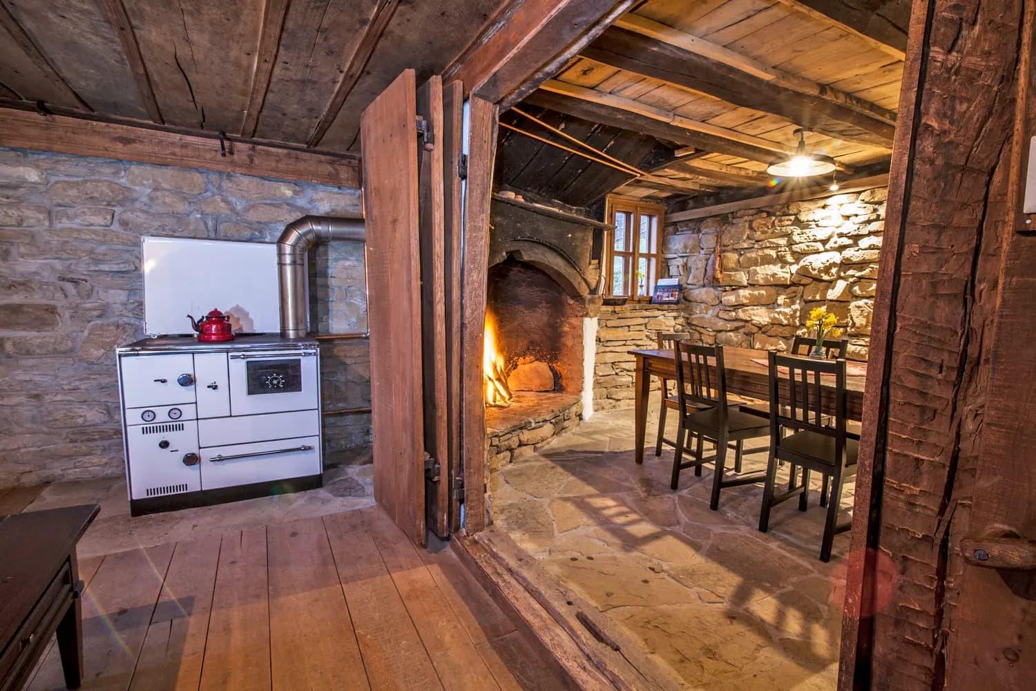 Willa Authentic House With Stunning Mountain View - Karashka Apriłci Zewnętrze zdjęcie
