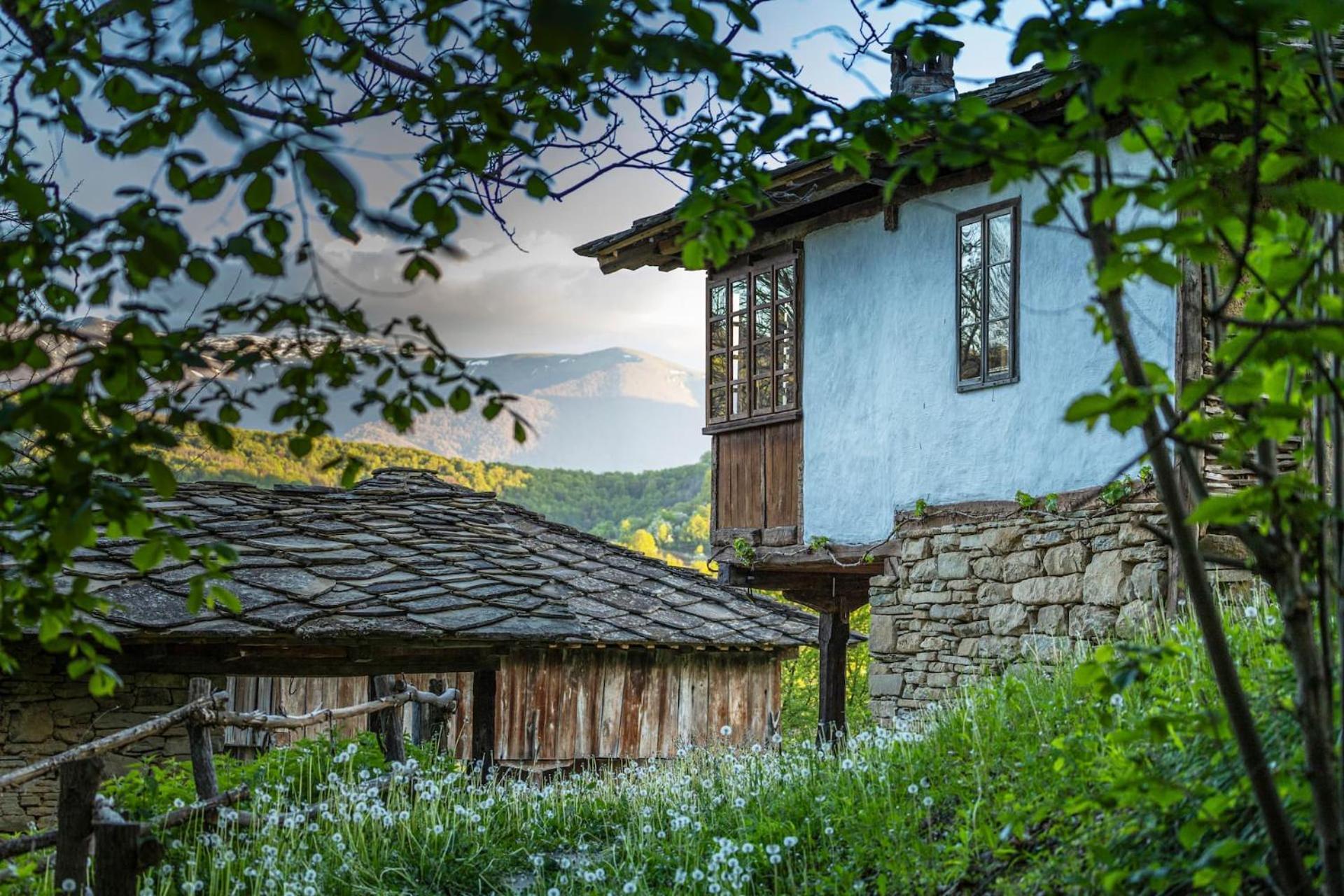 Willa Authentic House With Stunning Mountain View - Karashka Apriłci Zewnętrze zdjęcie
